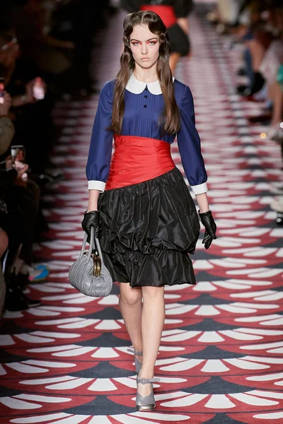 Look 17